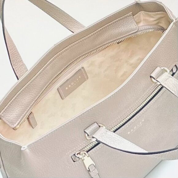 Radley London Pickwick Medium Crossbody Zip Top Bag in Espresso, New with Tag - Picture 4 of 16
